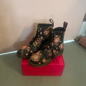 Floral Dr. Martens  combat boots